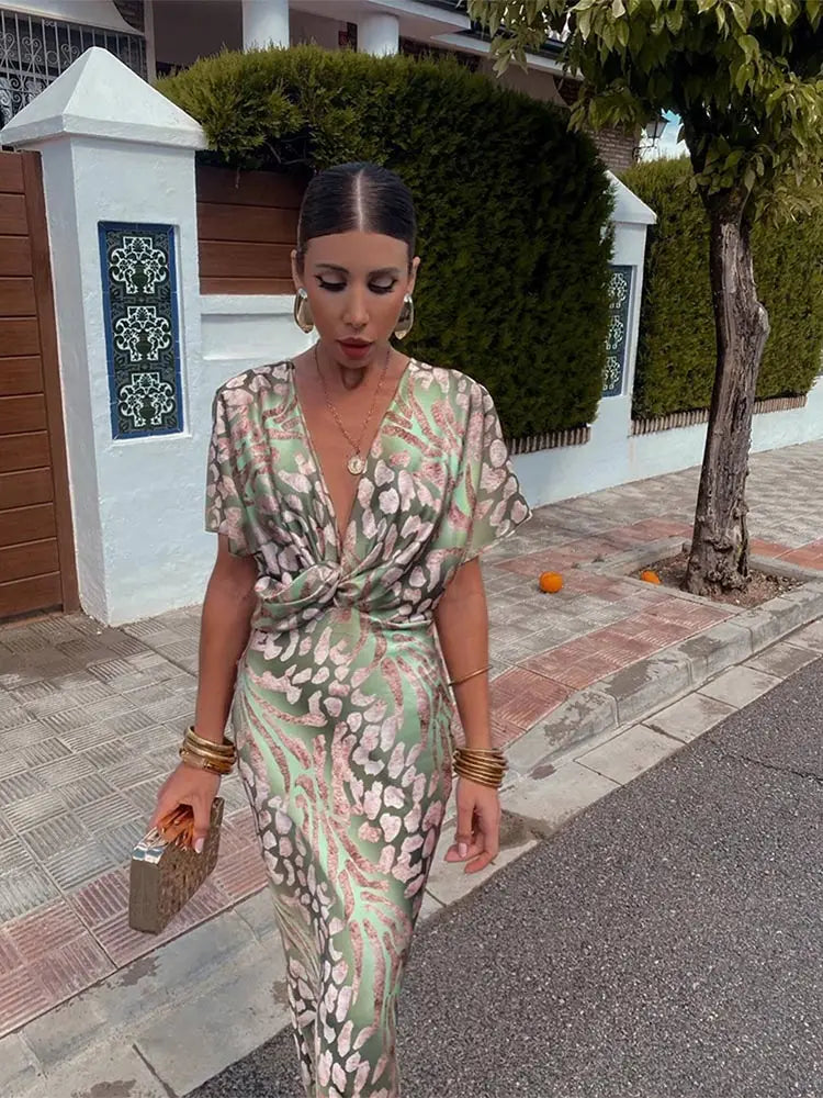Clarandra | Elegant Midi Dress